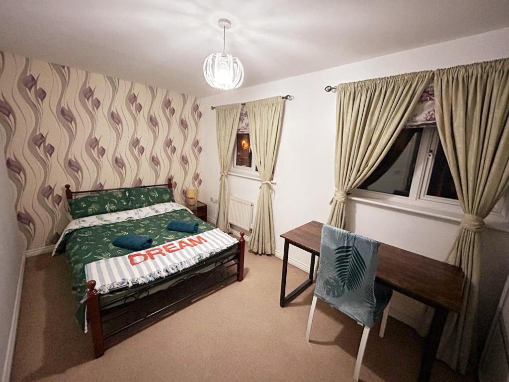 Queens Rooms, A Perfect Stay, Next To Shopping Parks And Central Манчестер Экстерьер фото